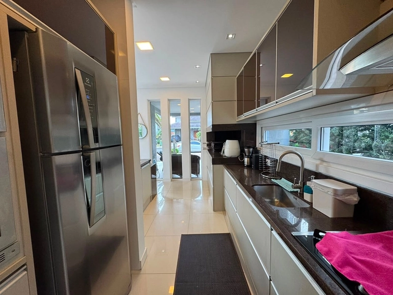 Casa de Alto Padrão à Venda no Condado de Capão | Oportunidade Única Abaixo do Valor de Mercado: 7ª foto da galeria de imagens do imóvel