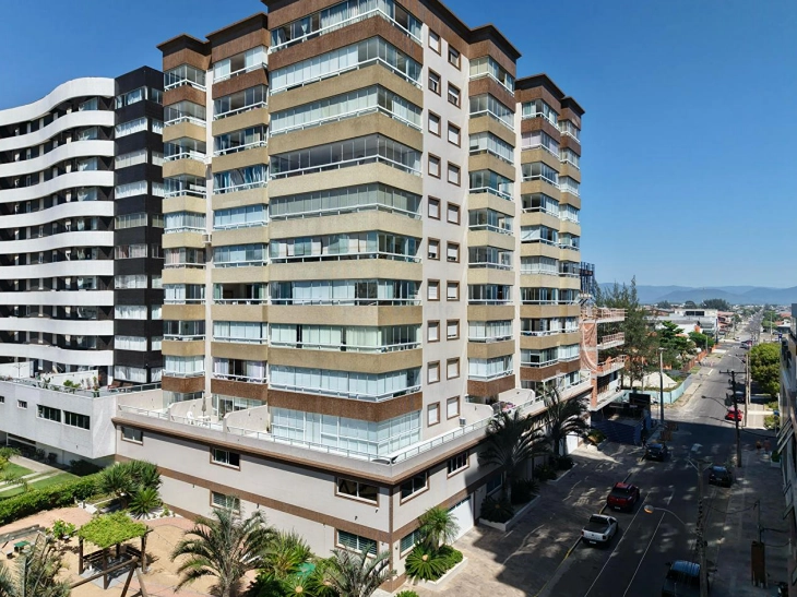 Viva em um apto com espaço de casa, a poucos passos do mar: 19ª foto da galeria de imagens do imóvel