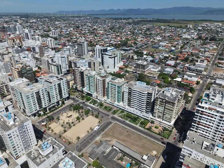 Viva em um apto com espaço de casa, a poucos passos do mar: 22ª foto da galeria de imagens do imóvel