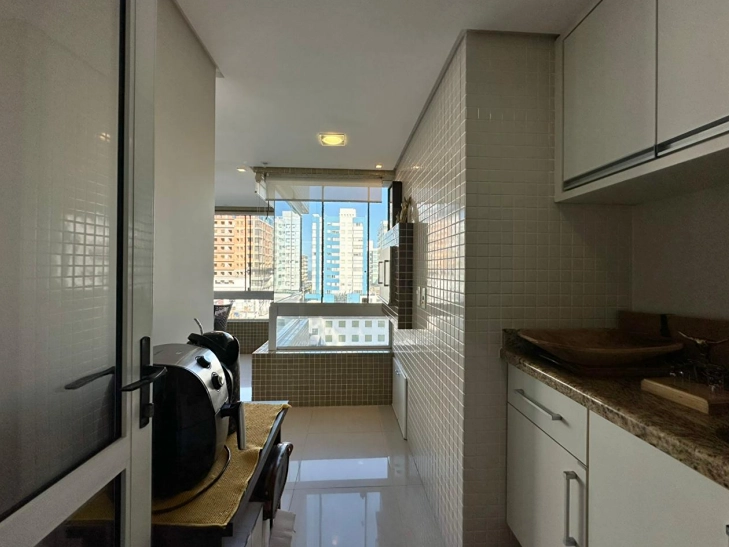 Viva em um apto com espaço de casa, a poucos passos do mar: 12ª foto da galeria de imagens do imóvel