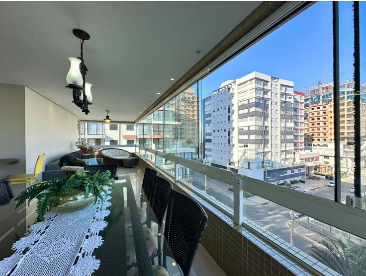 Viva em um apto com espaço de casa, a poucos passos do mar: 2ª foto da galeria de imagens do imóvel