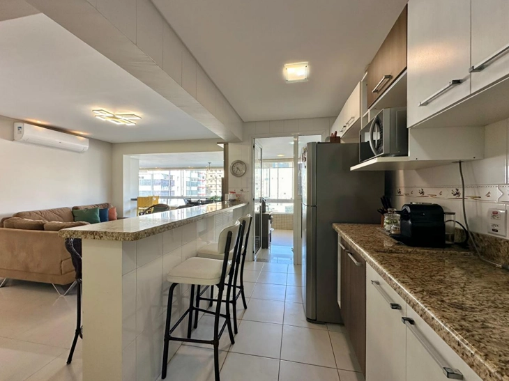 Viva em um apto com espaço de casa, a poucos passos do mar: 8ª foto da galeria de imagens do imóvel