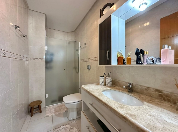 Viva em um apto com espaço de casa, a poucos passos do mar: 15ª foto da galeria de imagens do imóvel