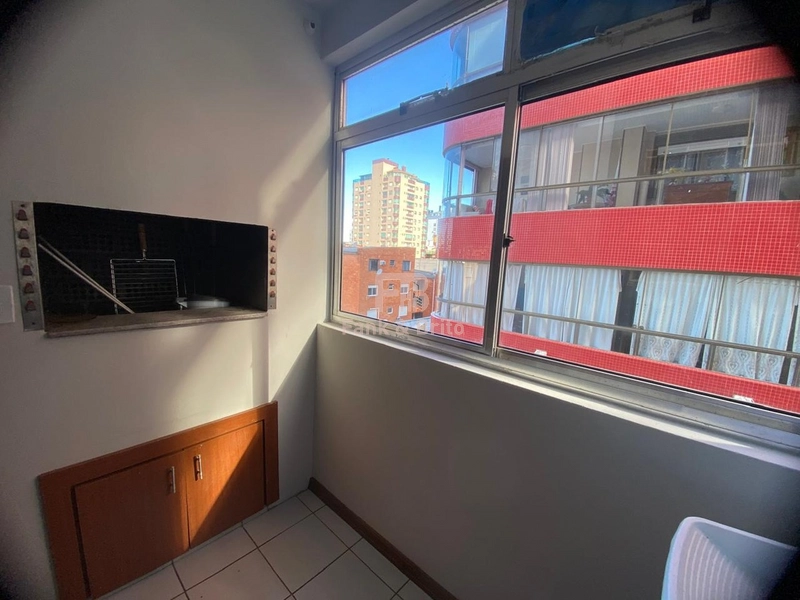 NO CENTRO DE CAPÃO, AO LADO DA PRAÇA MINI GOLF.: 2ª foto da galeria de imagens do imóvel