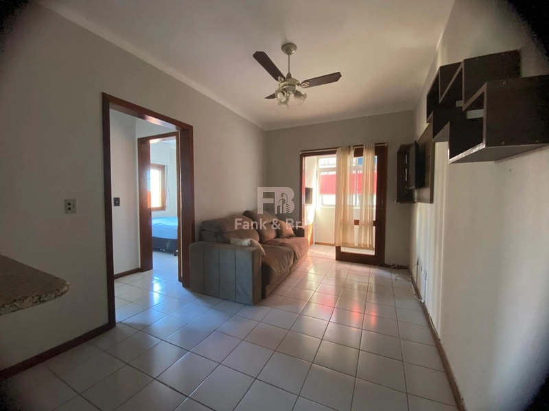 NO CENTRO DE CAPÃO, AO LADO DA PRAÇA MINI GOLF.: 1ª foto da galeria de imagens do imóvel