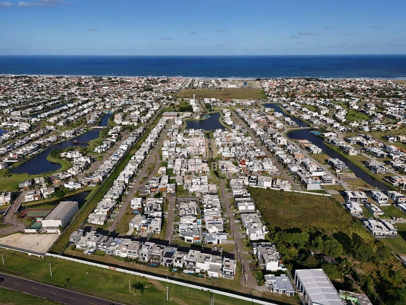 Sobrado de esquina no Condomínio Blue - Xangri-Lá / 04 suítes, piscina: 27ª foto da galeria de imagens do imóvel