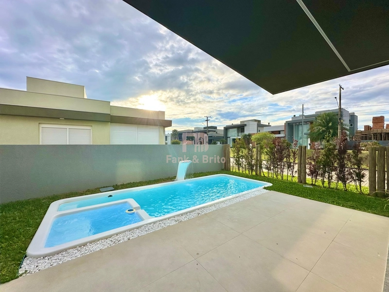 Sobrado de esquina no Condomínio Blue - Xangri-Lá / 04 suítes, piscina: 9ª foto da galeria de imagens do imóvel