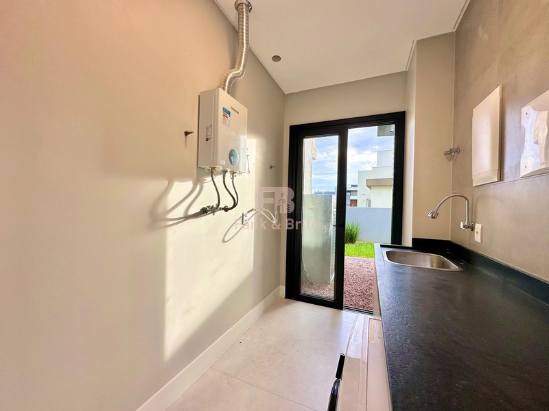 Sobrado de esquina no Condomínio Blue - Xangri-Lá / 04 suítes, piscina: 11ª foto da galeria de imagens do imóvel