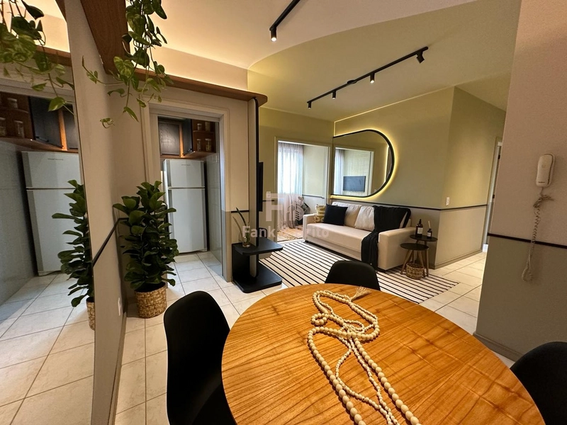 Charmoso apartamento mobiliado e decorado 2 dormitórios no Centro!: 4ª foto da galeria de imagens do imóvel