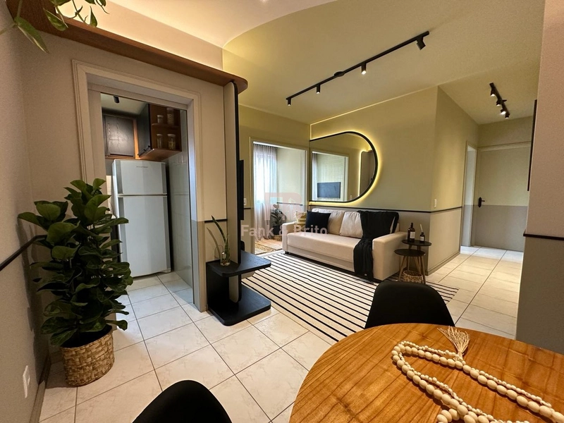 Charmoso apartamento mobiliado e decorado 2 dormitórios no Centro!: 1ª foto da galeria de imagens do imóvel