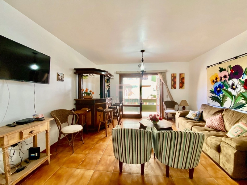 Sacada de frente no coração de Capão da Canoa.: 3ª foto da galeria de imagens do imóvel