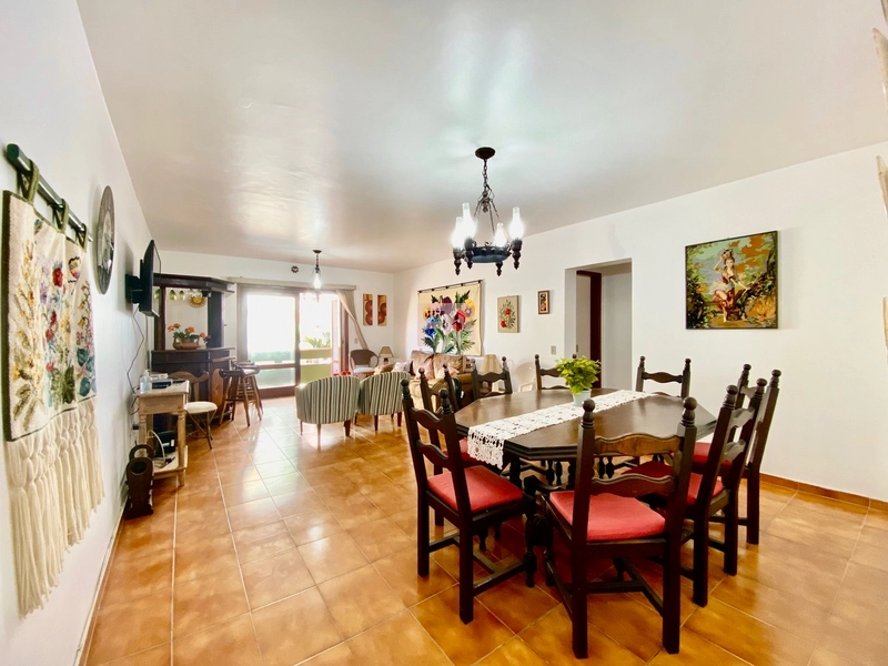 Sacada de frente no coração de Capão da Canoa.: 1ª foto da galeria de imagens do imóvel