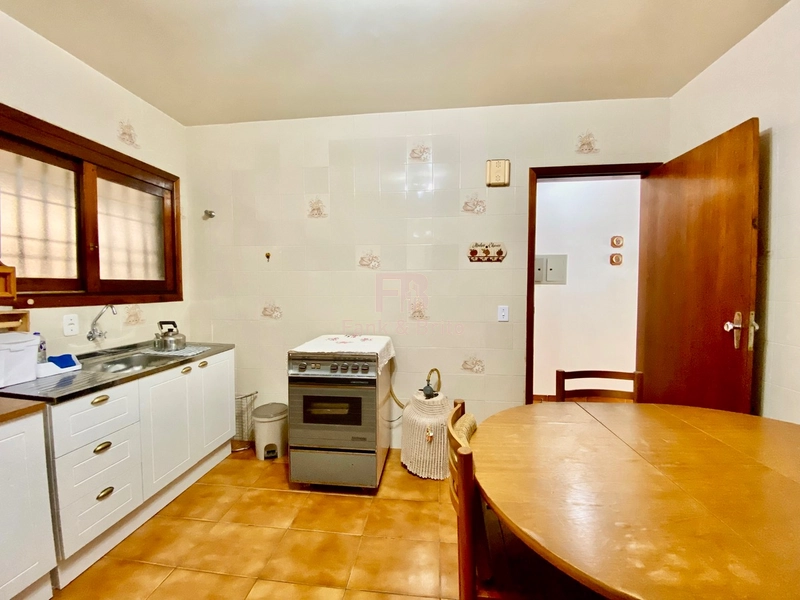 Sacada de frente no coração de Capão da Canoa.: 19ª foto da galeria de imagens do imóvel