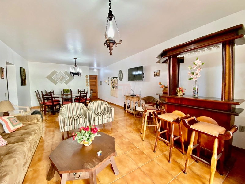 Sacada de frente no coração de Capão da Canoa.: 10ª foto da galeria de imagens do imóvel