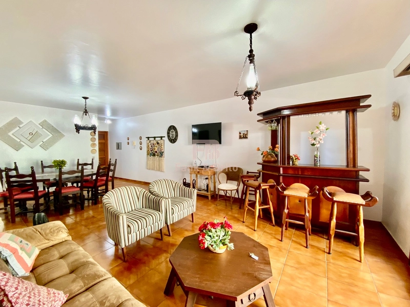 Sacada de frente no coração de Capão da Canoa.: 6ª foto da galeria de imagens do imóvel