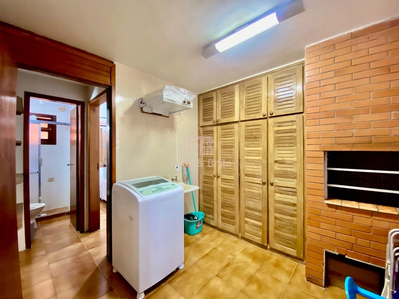 Sacada de frente no coração de Capão da Canoa.: 17ª foto da galeria de imagens do imóvel