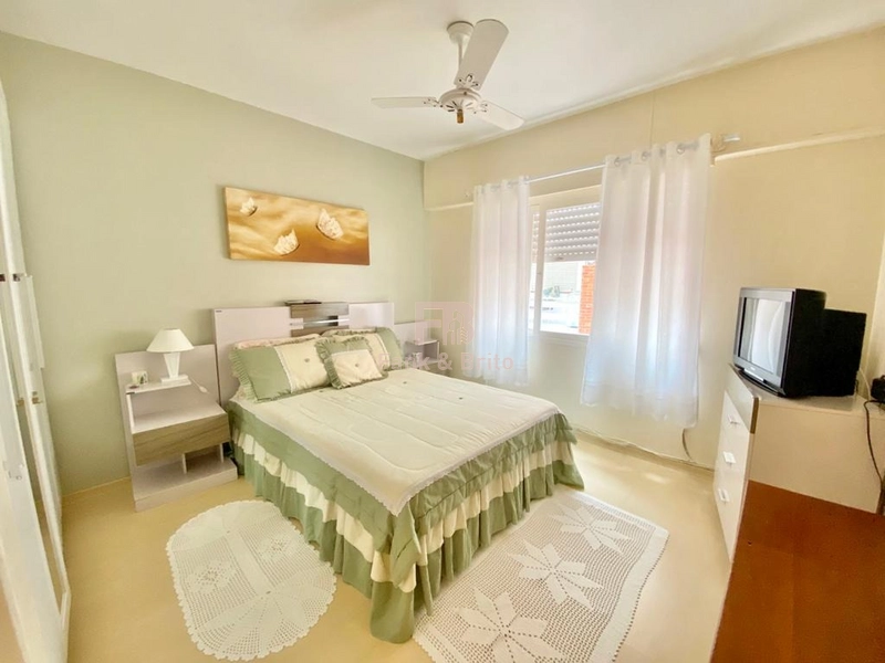 Dois dormitórios a uma quadra do mar: 8ª foto da galeria de imagens do imóvel