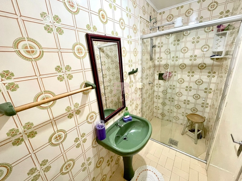 Dois dormitórios a uma quadra do mar: 13ª foto da galeria de imagens do imóvel