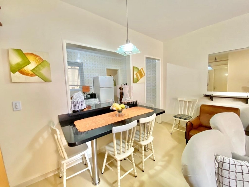 Dois dormitórios a uma quadra do mar: 5ª foto da galeria de imagens do imóvel