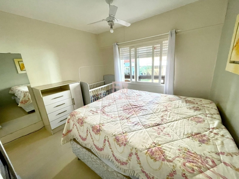 Dois dormitórios a uma quadra do mar: 20ª foto da galeria de imagens do imóvel