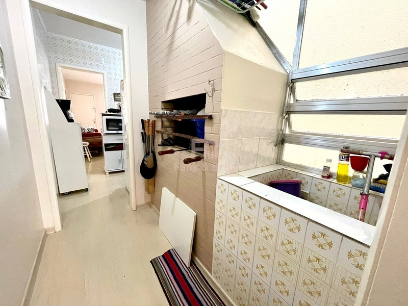 Dois dormitórios a uma quadra do mar: 15ª foto da galeria de imagens do imóvel