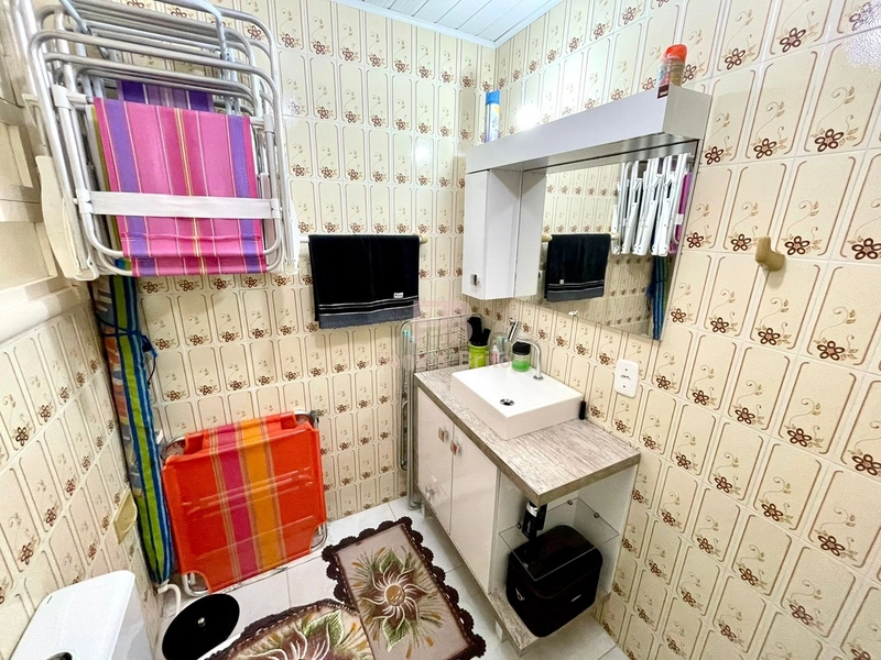 Dois dormitórios a uma quadra do mar: 23ª foto da galeria de imagens do imóvel