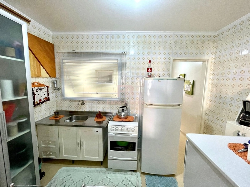 Dois dormitórios a uma quadra do mar: 10ª foto da galeria de imagens do imóvel