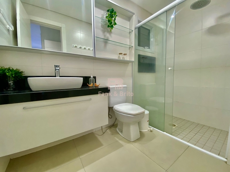 VENDE APARTAMENTO MOBILIADO E DECORADO NO BAIRRO NAVEGANTES EM CAPÃO: 2ª foto da galeria de imagens do imóvel