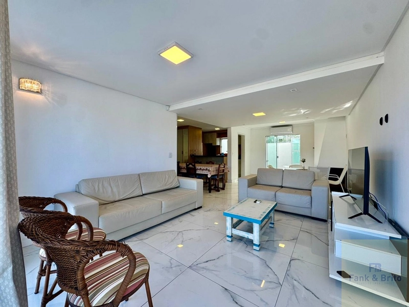 Sobrado a venda em Xangri lá: 4ª foto da galeria de imagens do imóvel