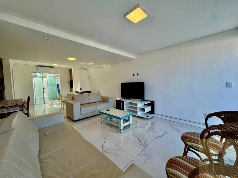 Sobrado a venda em Xangri lá: 2ª foto da galeria de imagens do imóvel