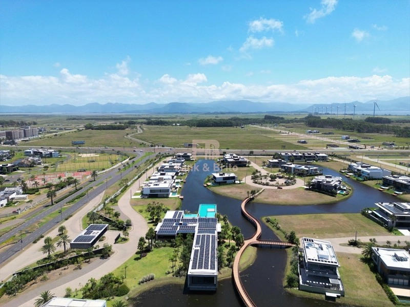 🏡 Sobrado Beira Lago – Condomínio Sense | Atlântida: 31ª foto da galeria de imagens do imóvel