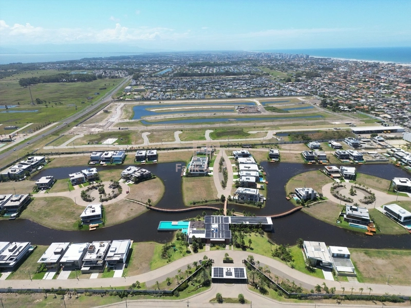 🏡 Sobrado Beira Lago – Condomínio Sense | Atlântida: 52ª foto da galeria de imagens do imóvel