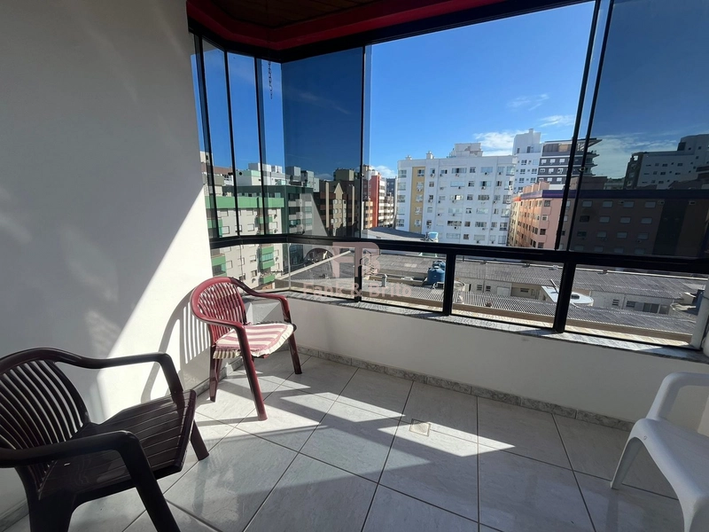 APARTAMENTO A POUCOS METROS DO MAR NO BAIRRO ZONA NOVA: 1ª foto da galeria de imagens do imóvel