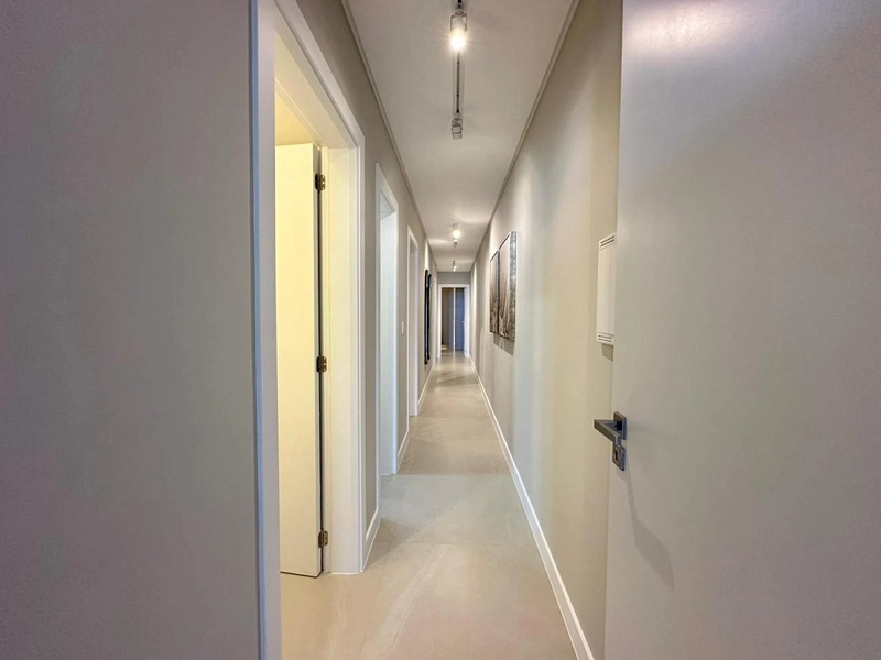 APARTAMENTO À VENDA EM CAPÃO DA CANOA!⁣ DE FRENTE PARA O MAR  ALTO PADRÃO, INFRAESTRUTURA.: 22ª foto da galeria de imagens do imóvel