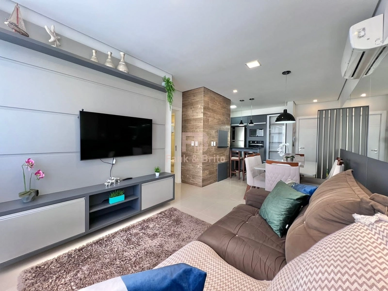 Apartamento 2  dormitórios mobiliado frente praça Tiaraju!: 2ª foto da galeria de imagens do imóvel