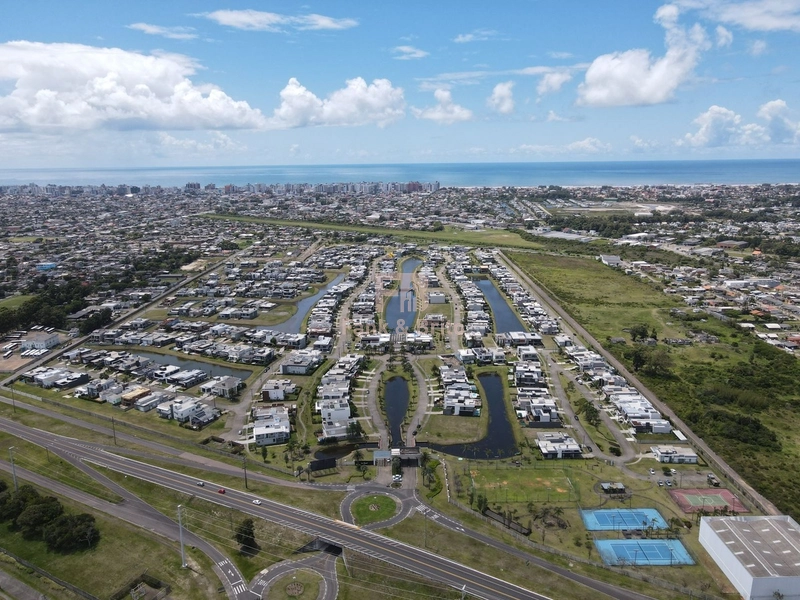 Casa de Luxo à Venda em Condomínio Exclusivo com Vista para o Lago: 36ª foto da galeria de imagens do imóvel