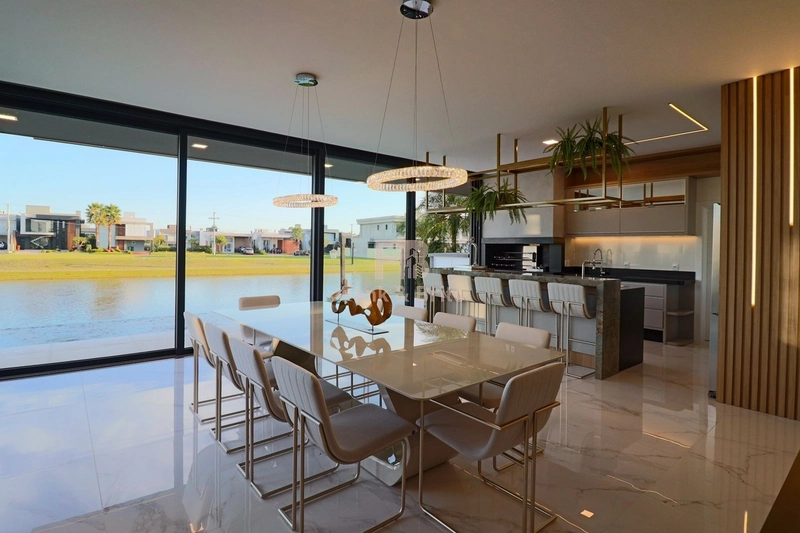Casa de Luxo à Venda em Condomínio Exclusivo com Vista para o Lago: 5ª foto da galeria de imagens do imóvel
