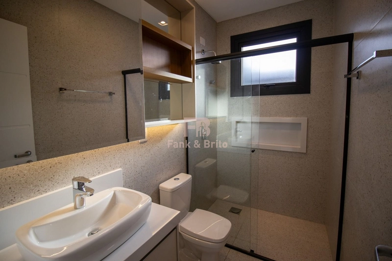 Casa de Luxo à Venda em Condomínio Exclusivo com Vista para o Lago: 13ª foto da galeria de imagens do imóvel