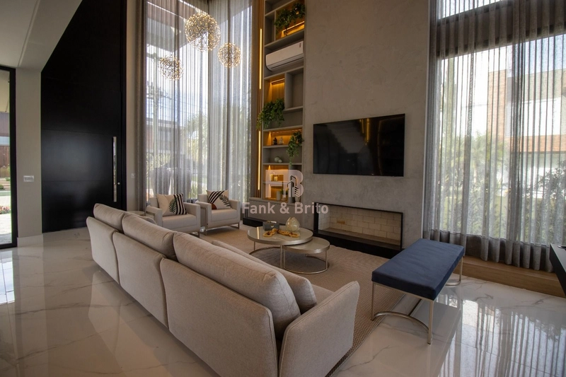 Casa de Luxo à Venda em Condomínio Exclusivo com Vista para o Lago: 9ª foto da galeria de imagens do imóvel