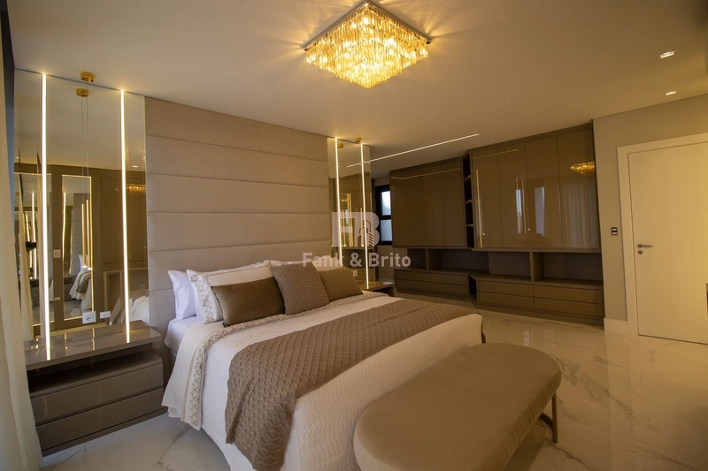 Casa de Luxo à Venda em Condomínio Exclusivo com Vista para o Lago: 16ª foto da galeria de imagens do imóvel