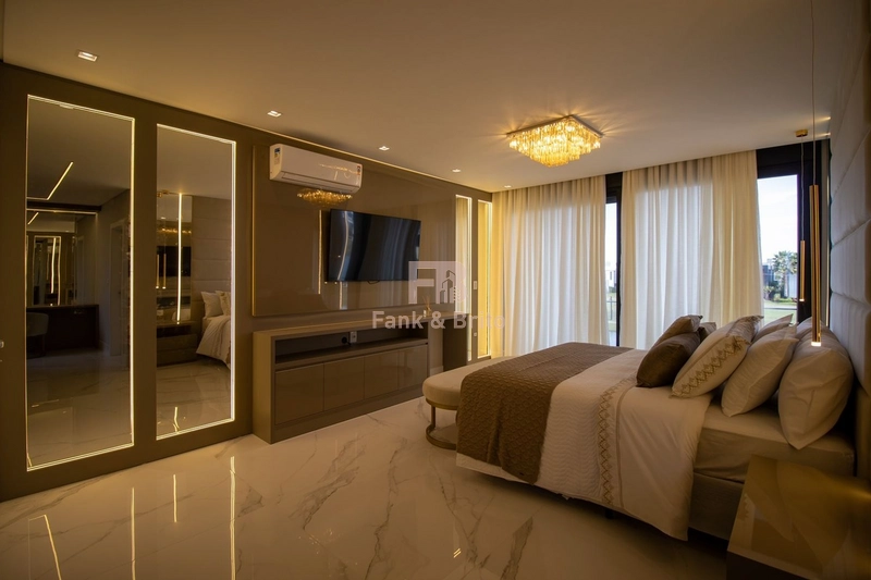 Casa de Luxo à Venda em Condomínio Exclusivo com Vista para o Lago: 14ª foto da galeria de imagens do imóvel