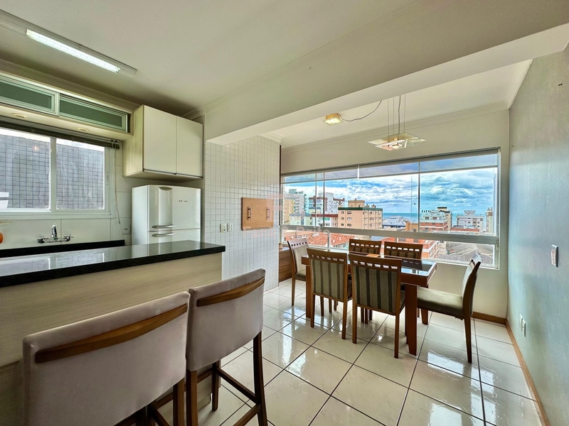 3 QUADRAS DO MAR, JUNTO A PRAÇA, SUPERMERCADOS E FARMÁCIAS!: 4ª foto da galeria de imagens do imóvel