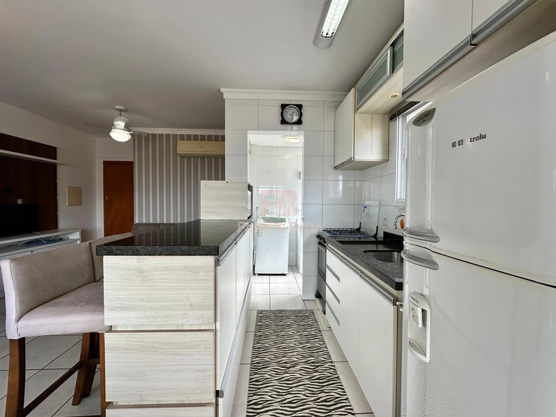 3 QUADRAS DO MAR, JUNTO A PRAÇA, SUPERMERCADOS E FARMÁCIAS!: 6ª foto da galeria de imagens do imóvel