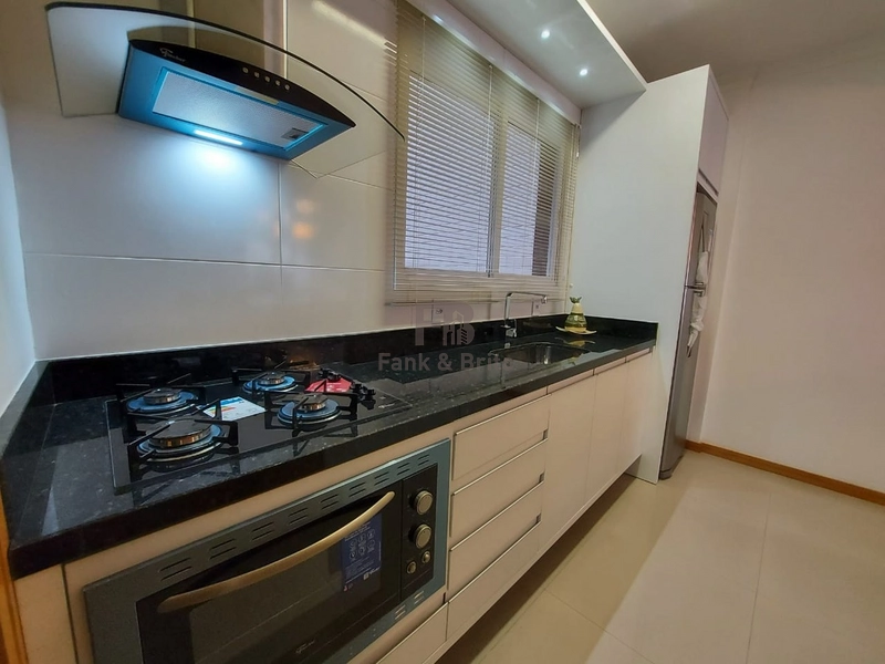 VENDE APARTAMENTO DE FRENTE MOBILIADO POUCOS METROS DO MAR: 5ª foto da galeria de imagens do imóvel