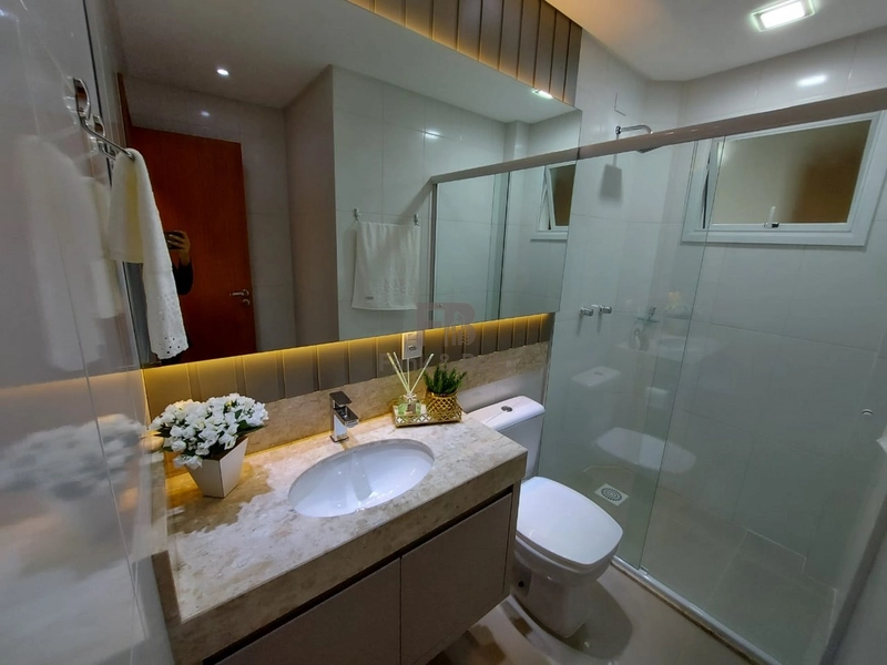 VENDE APARTAMENTO DE FRENTE MOBILIADO POUCOS METROS DO MAR: 12ª foto da galeria de imagens do imóvel