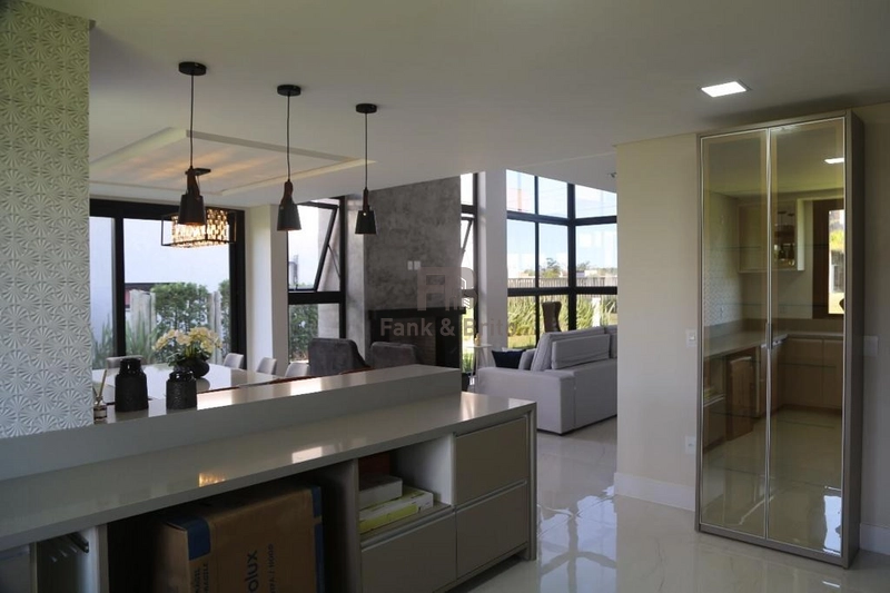 Sobrado beira Lago contemporâneo e luxuoso: 28ª foto da galeria de imagens do imóvel