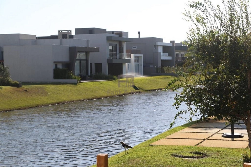 Sobrado beira Lago contemporâneo e luxuoso: 54ª foto da galeria de imagens do imóvel