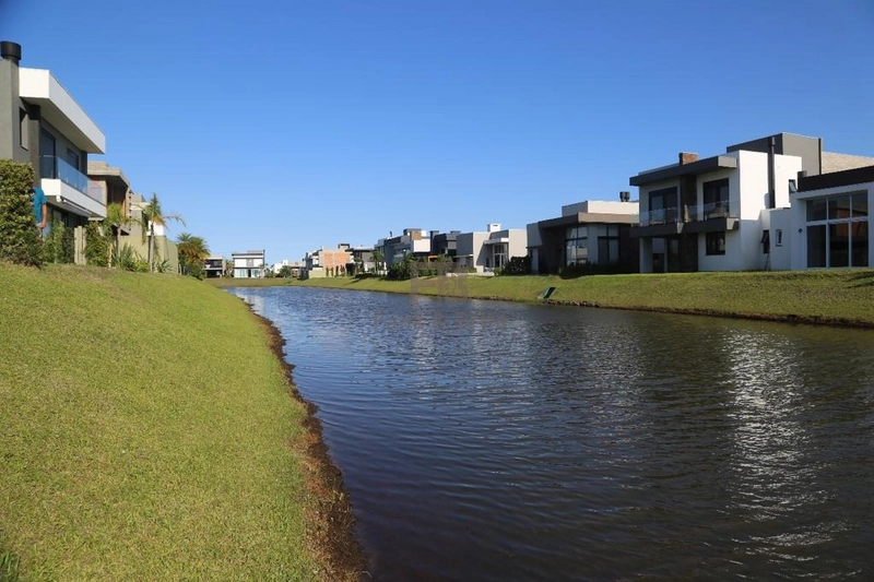 Sobrado beira Lago contemporâneo e luxuoso: 55ª foto da galeria de imagens do imóvel