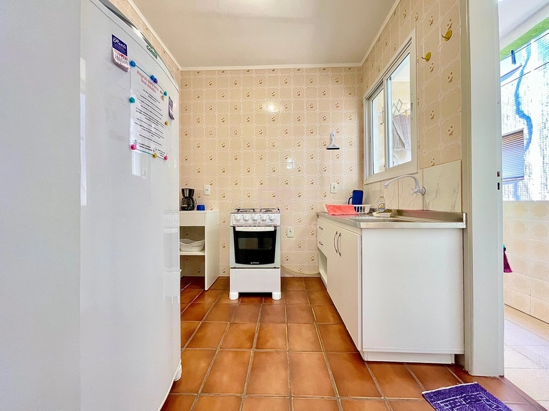 No Centro de Capão, 1 quadra do mar pertinho da praça: 4ª foto da galeria de imagens do imóvel