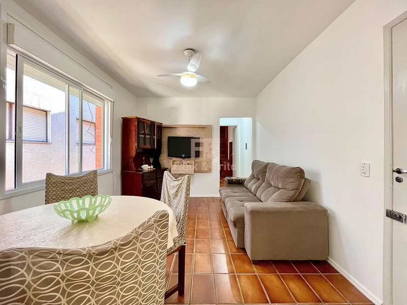 No Centro de Capão, 1 quadra do mar pertinho da praça: 2ª foto da galeria de imagens do imóvel